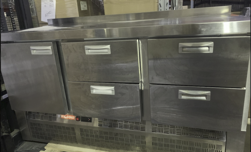 Стол холодильный 600 с бортом SNE 122/TN/БУ HICOLD -2...+10°С 1 дверь 4 ящика нержавеющая сталь Стол холодильный 600 с бортом SNE 122/TN/БУ HICOLD -2...+10°С 1 дверь 4 ящика нержавеющая сталь