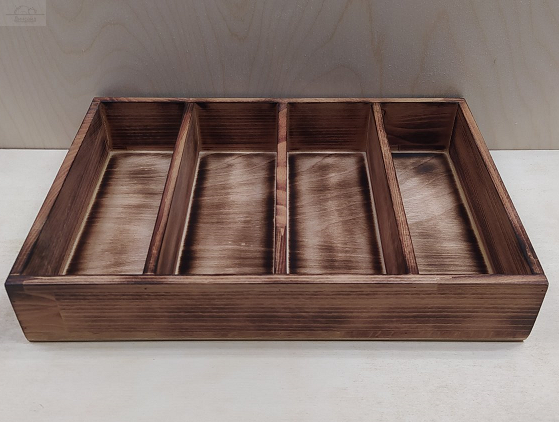 Ящик для чайных пакетиков 320*200*50мм 4 отделения (70мм) бук с обжигом Ящик для чайных пакетиков 320*200*50мм 4 отделения (70мм) бук с обжигом